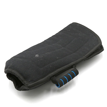 French Linen Arm Bite Sleeve - Black
